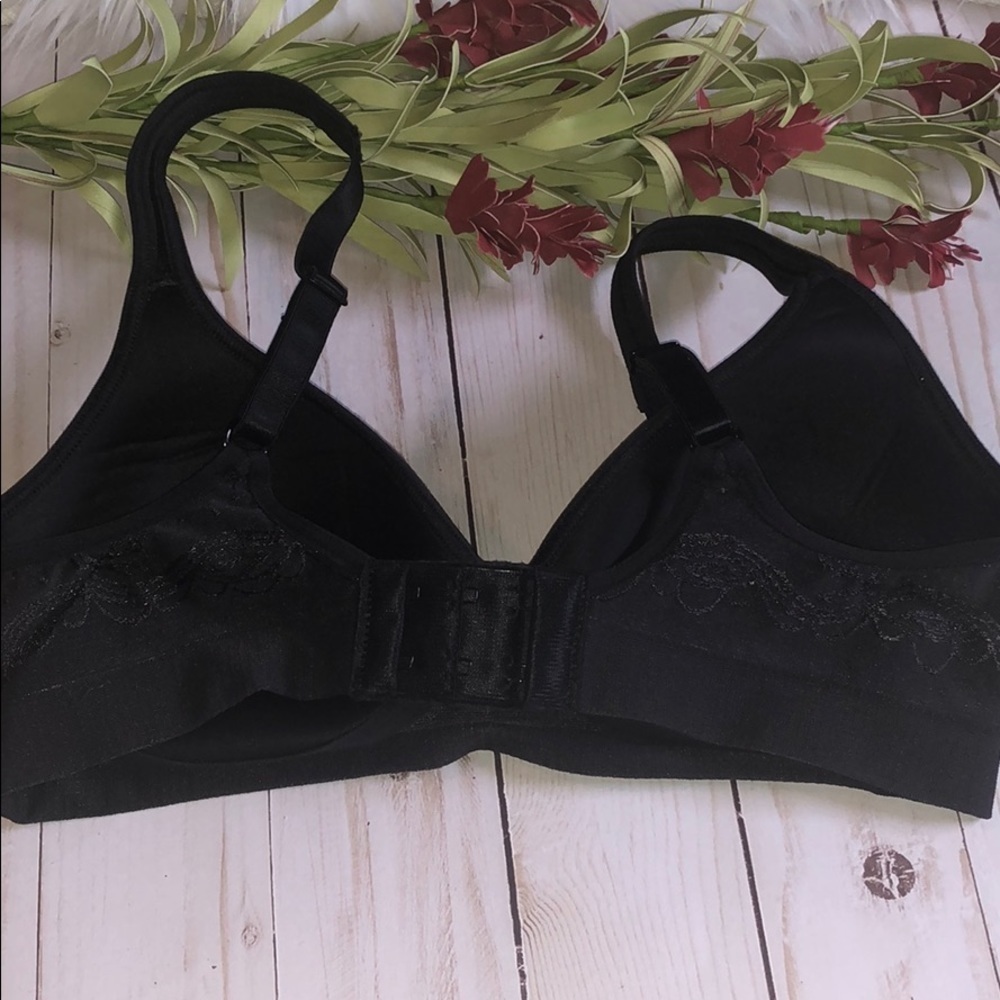 Barely there bra size XS - Picture 3 of 8